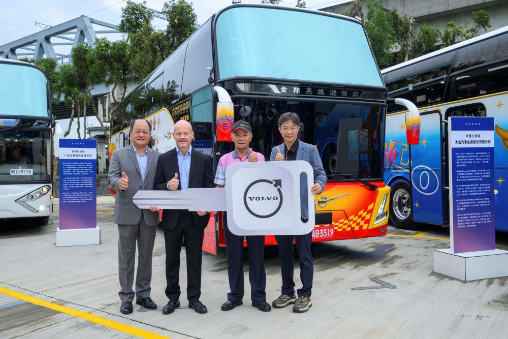 VOLVO全系列巴士賞析會暨車體廠聯展 B13R雙車型全台首交車, 商用車談ChatCV